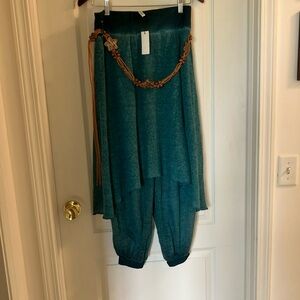 The Pyramid Collection Teal Pants with Brown Belt